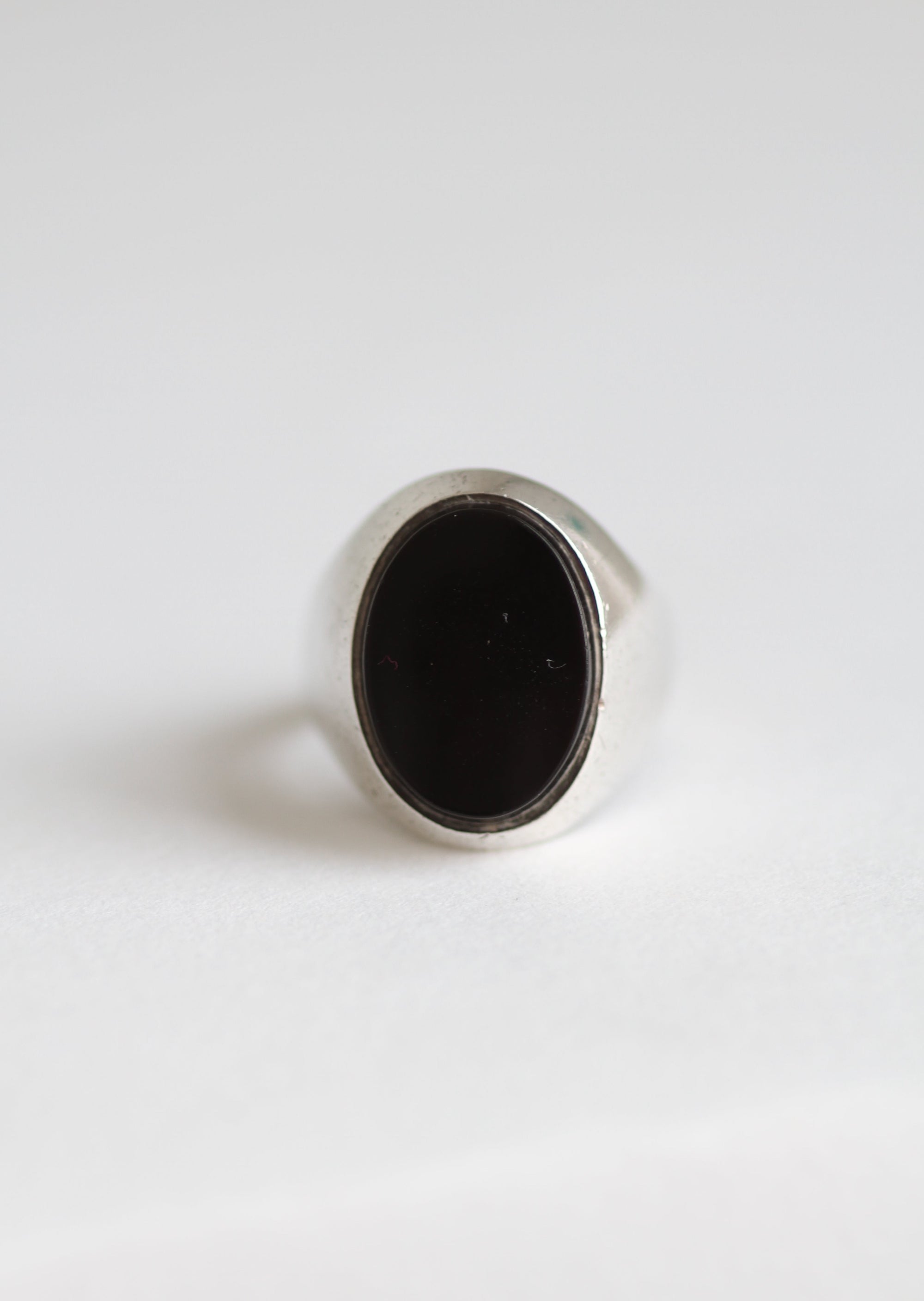 STERLING SILVER ONYX LARGE OVAL RING