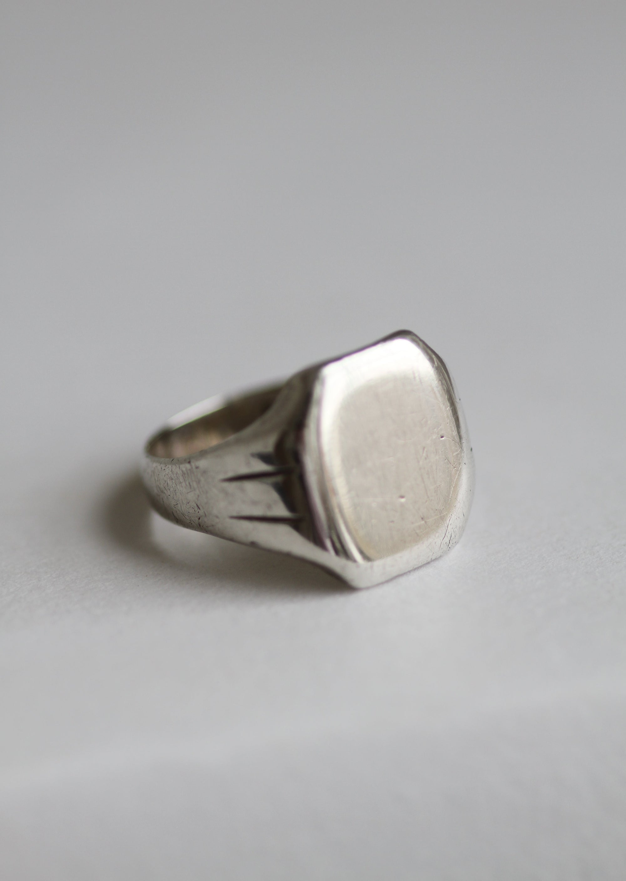 STERLING SILVER CURVED EDGE SQUARE SIGNET RING