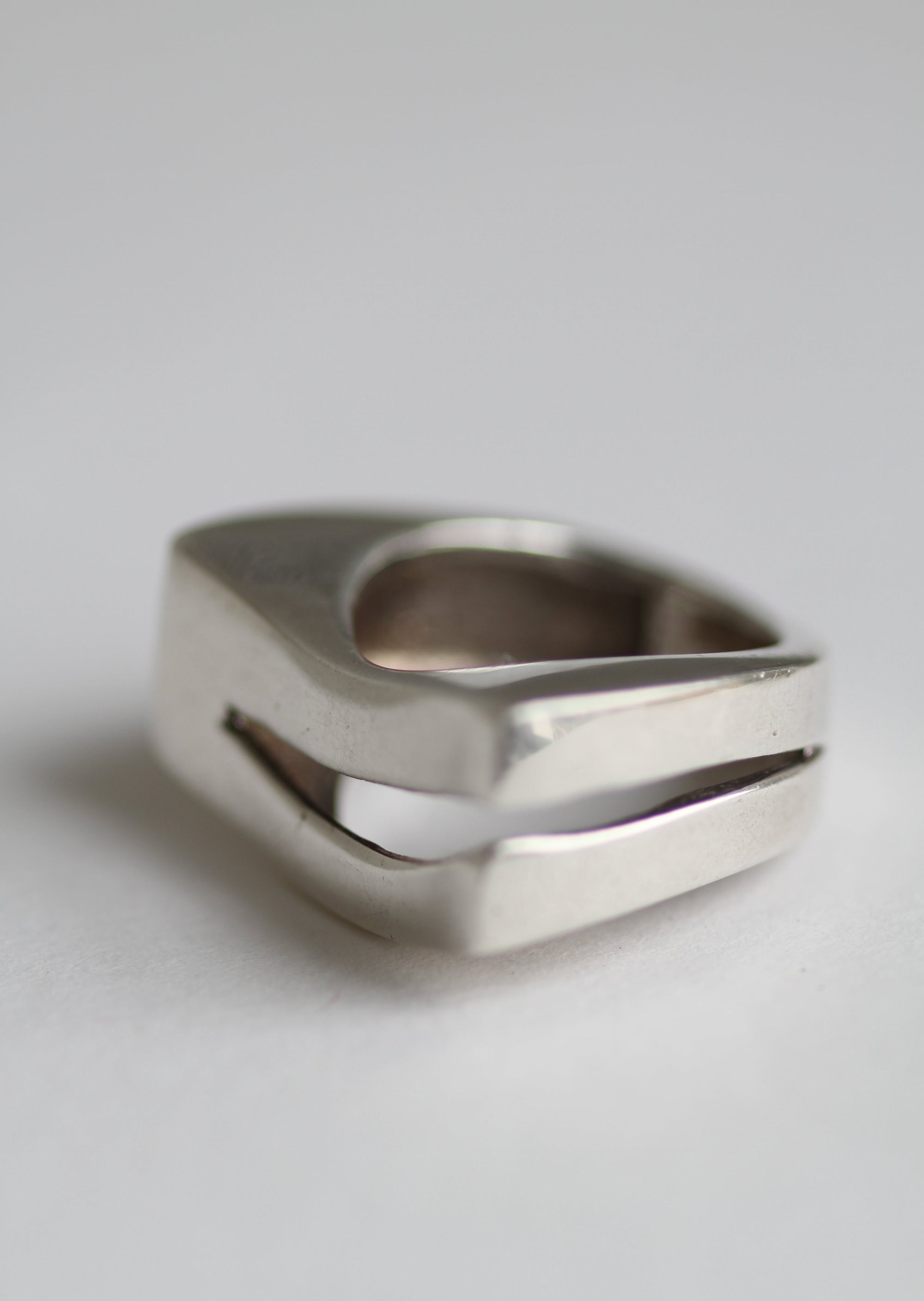 STERLING SILVER MODERNIST IRREGULAR GAP RING