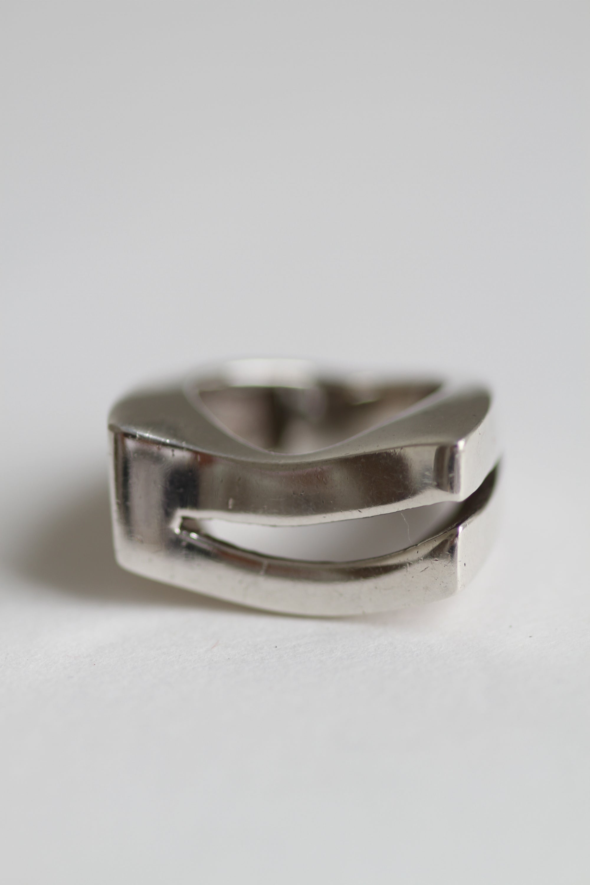 STERLING SILVER MODERNIST IRREGULAR GAP RING