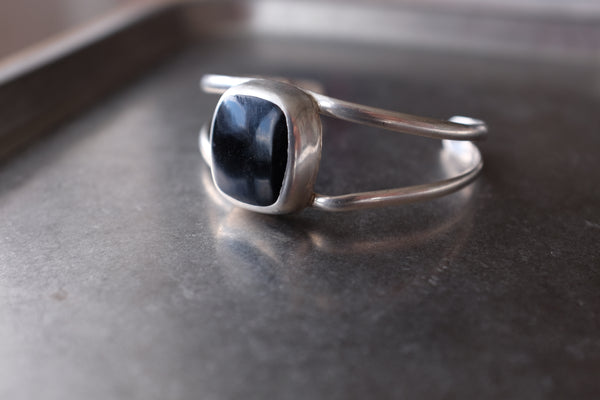 Onyx Open Cuff