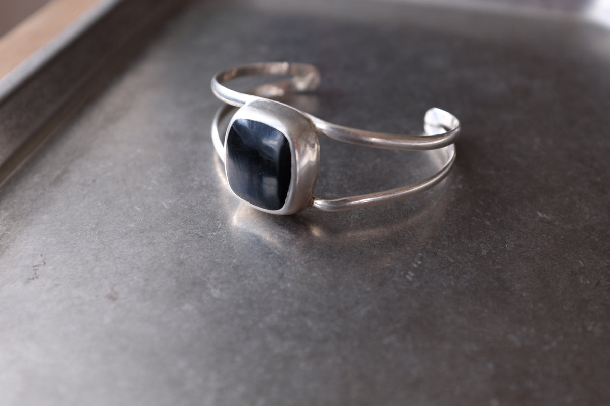 Onyx Open Cuff