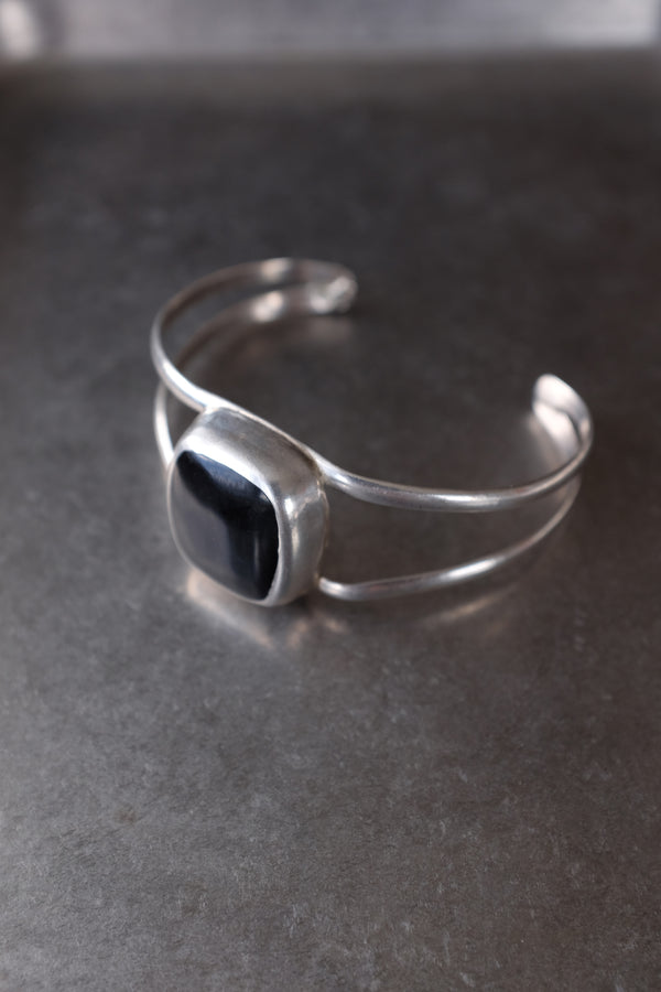 Onyx Open Cuff