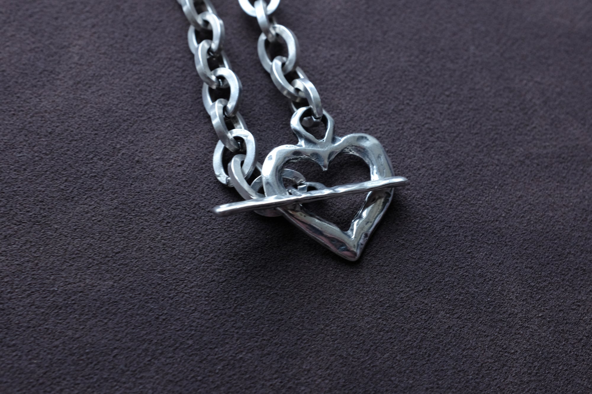 VINTAGE STERLING SILVER T-BAR HEART CHAIN