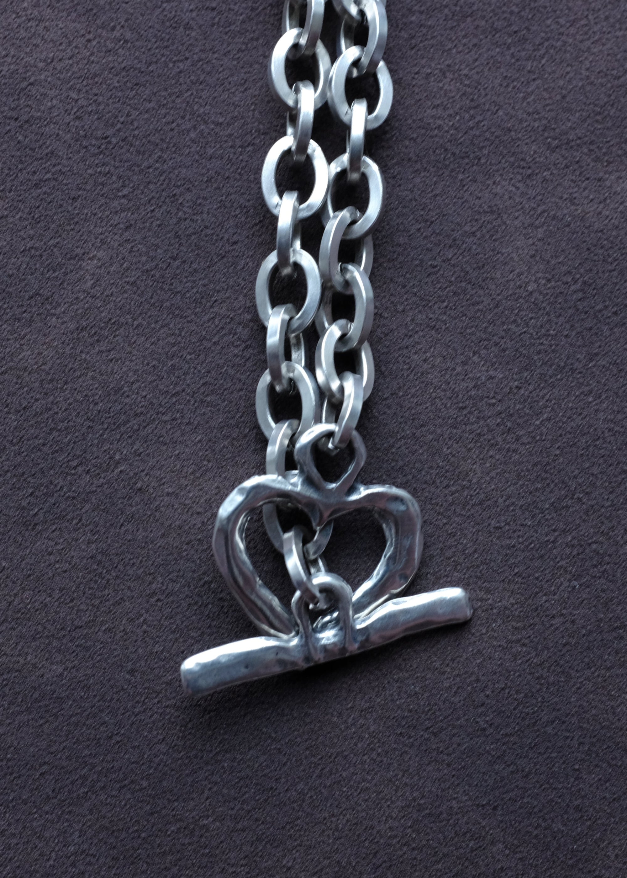 VINTAGE STERLING SILVER T-BAR HEART CHAIN