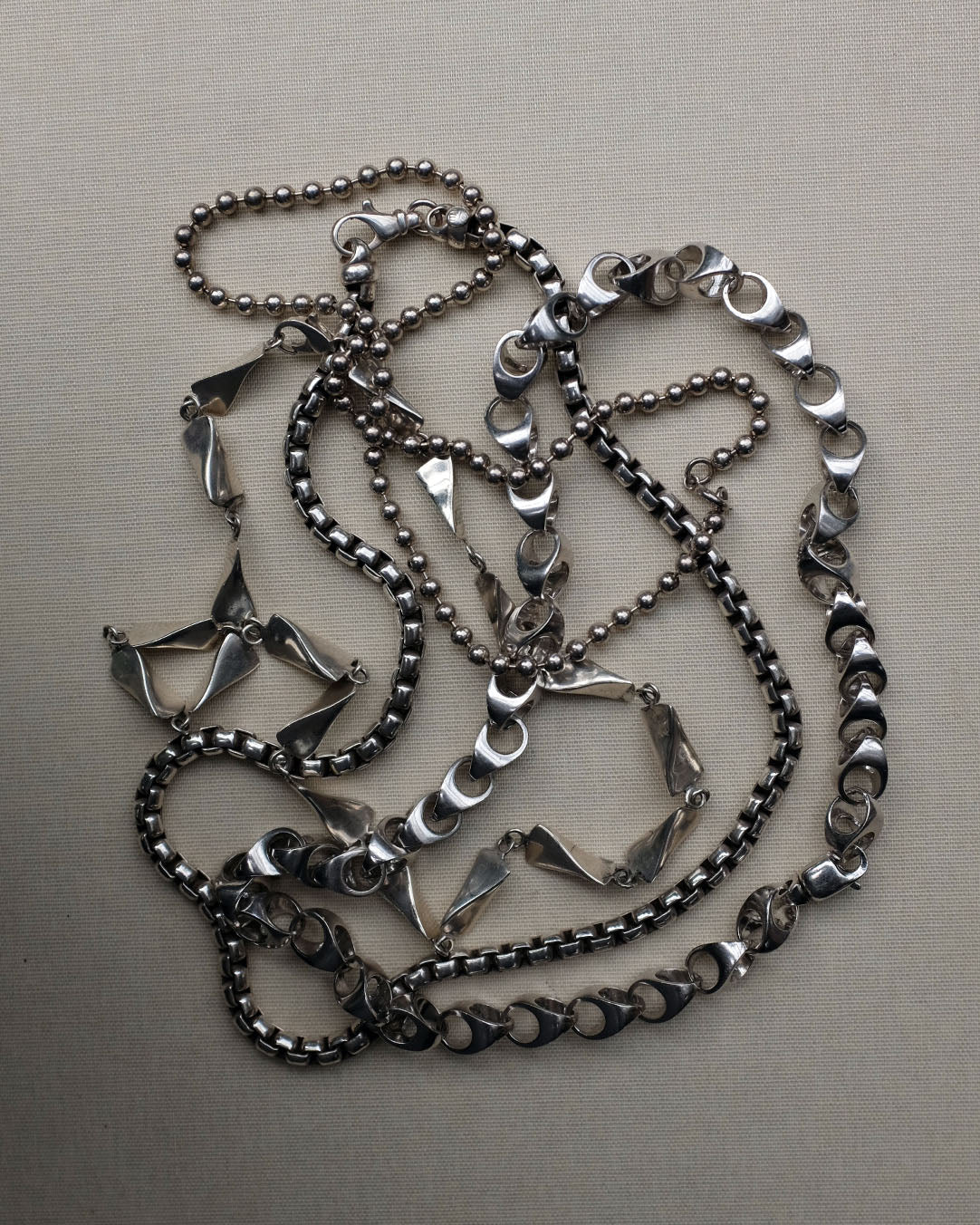 RARE CIRCULAR STATEMENT STERLING SILVER CHAIN