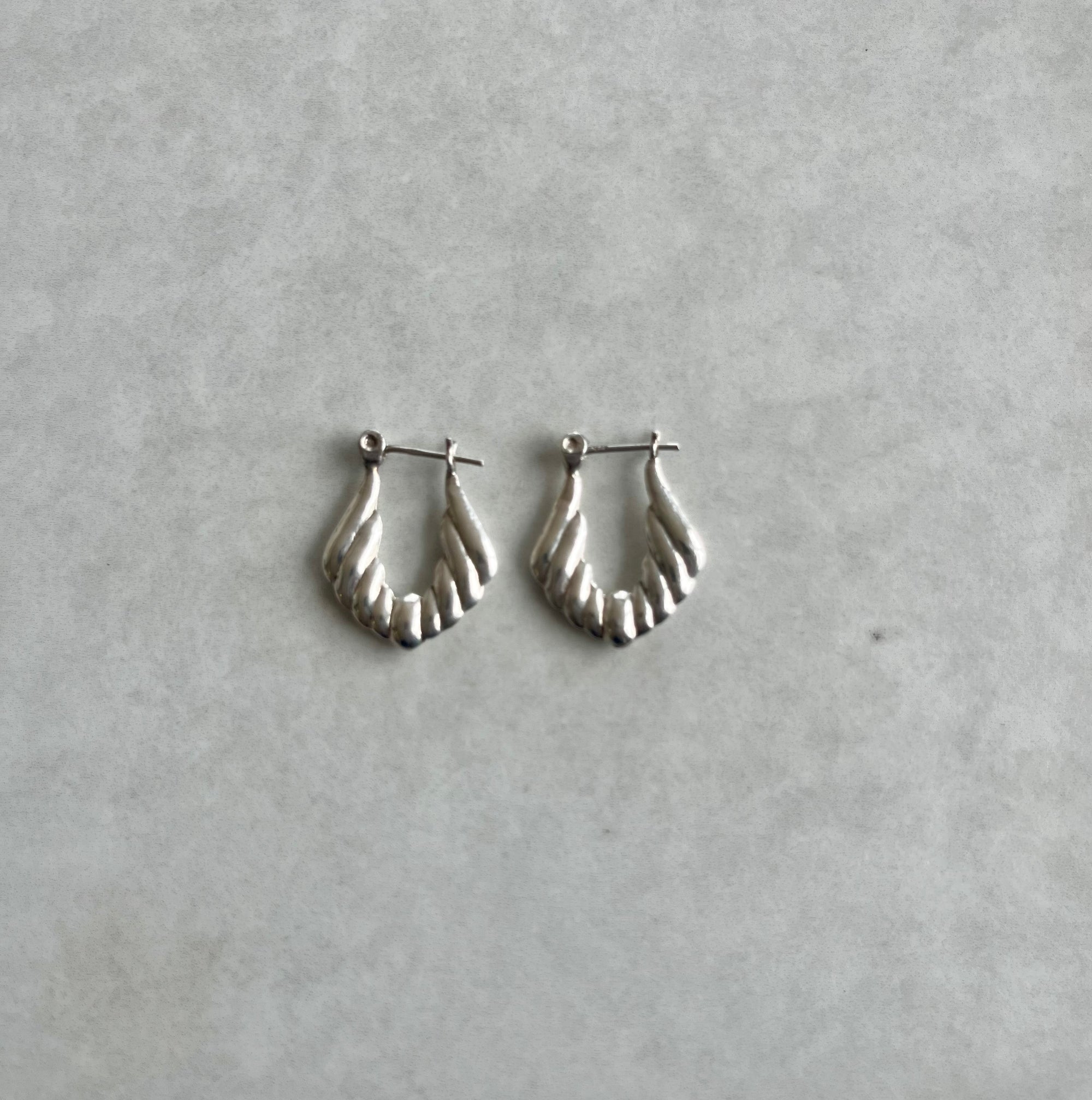 Ribbed Mini Hoops