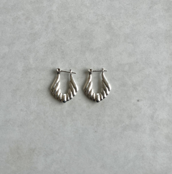 Ribbed Mini Hoops