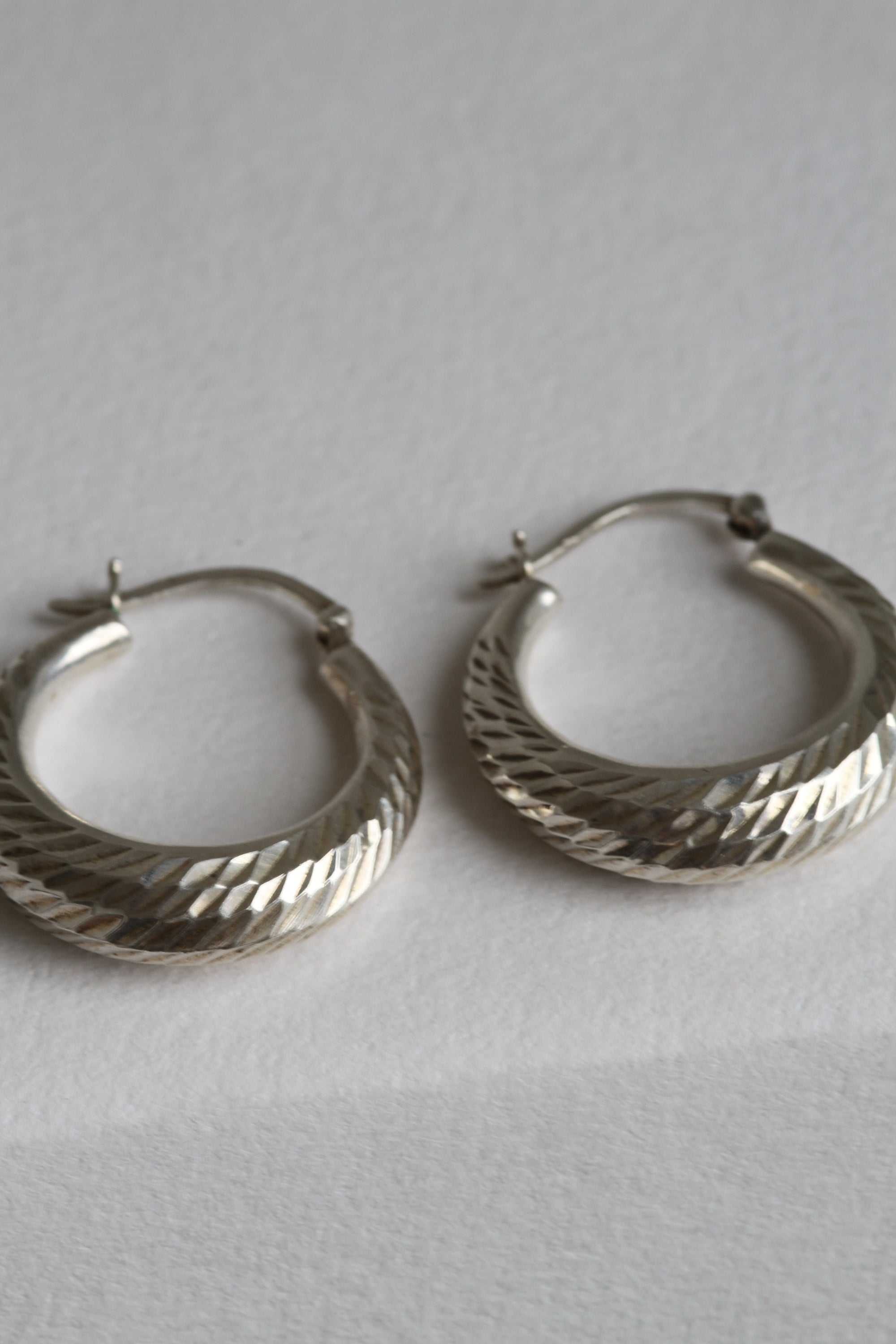 STERLING SILVER TEXTURED CRESCENT MEDIUM HOOPS