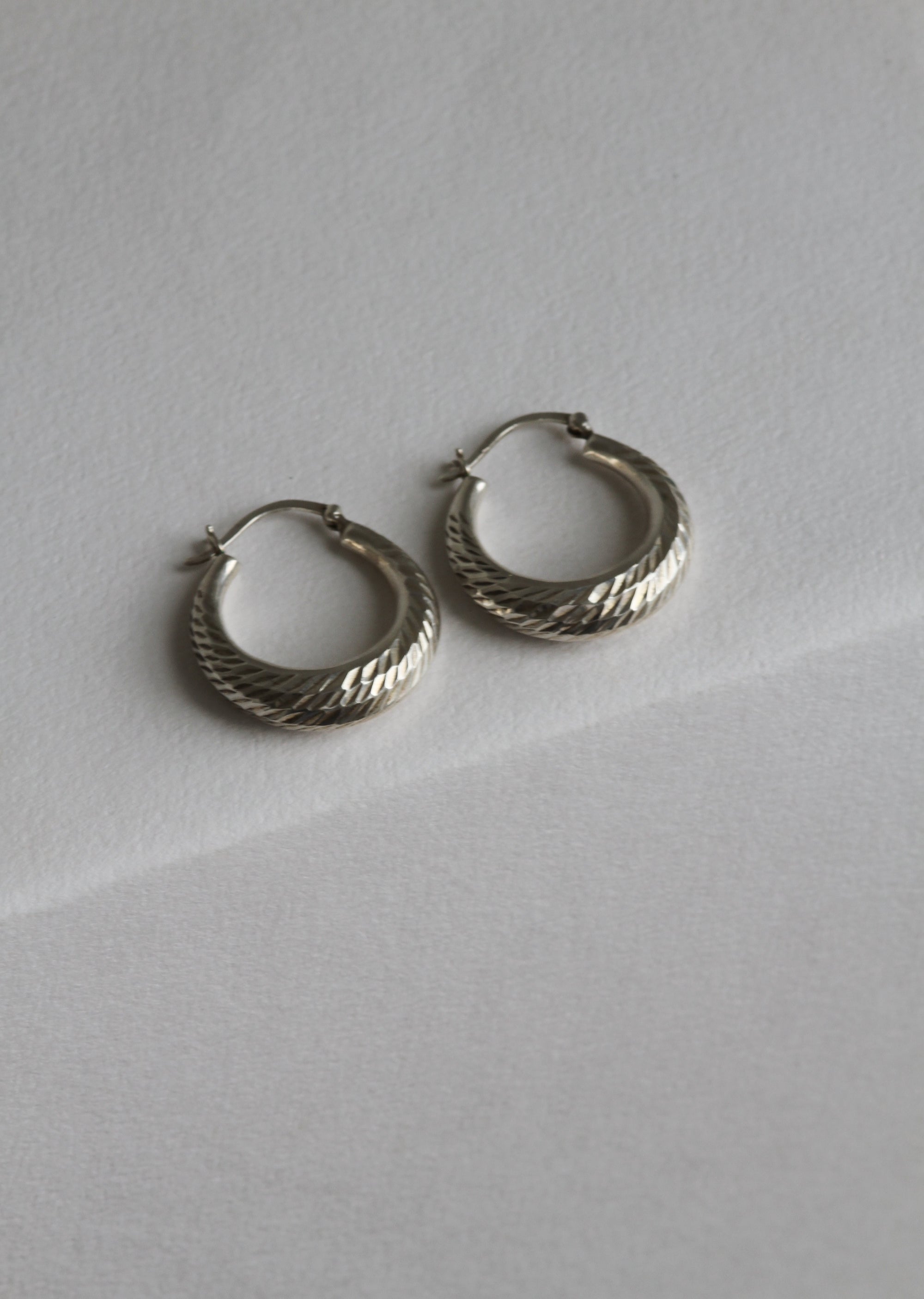 STERLING SILVER TEXTURED CRESCENT MEDIUM HOOPS