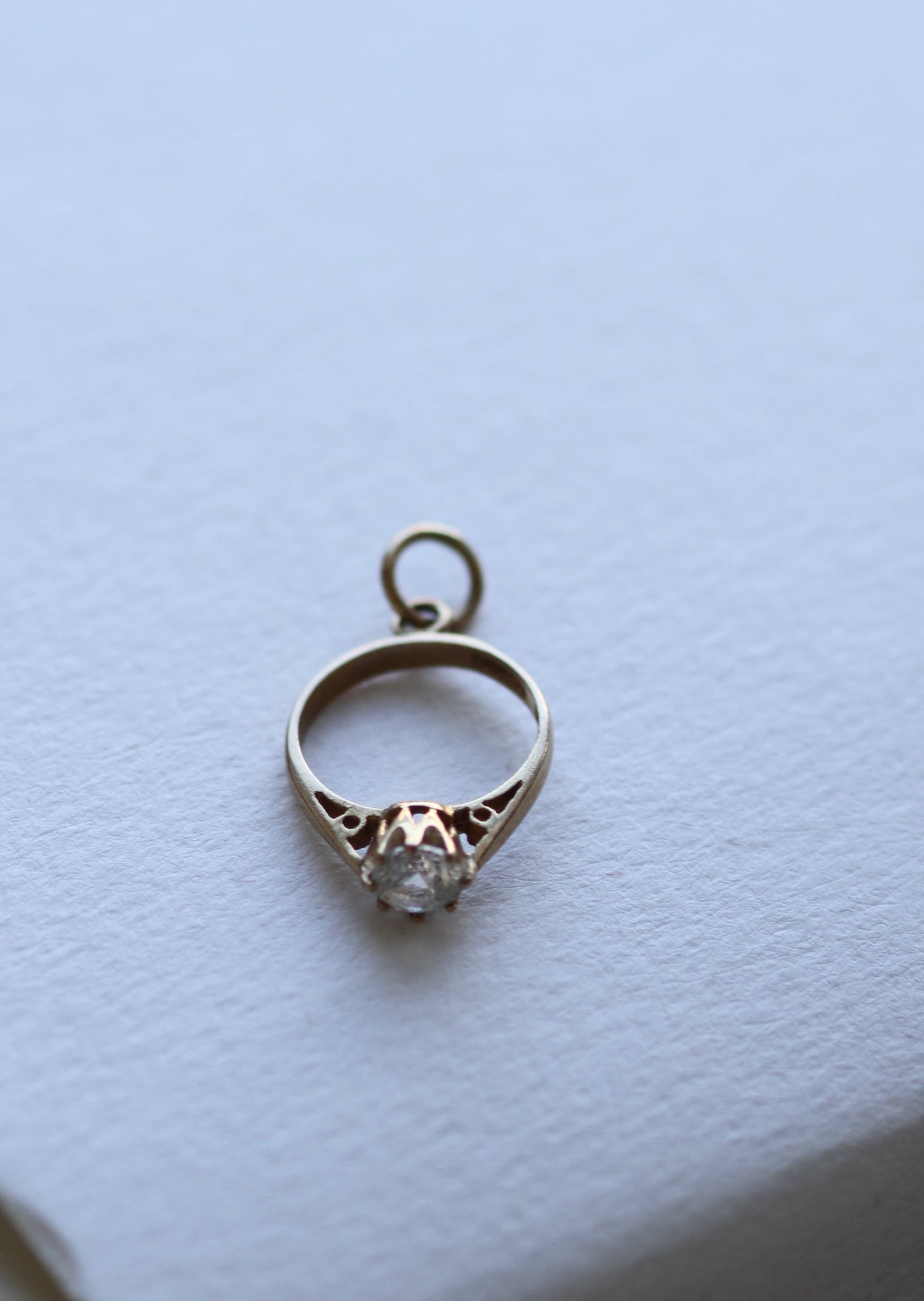 VINTAGE 9CT GOLD RING CHARM