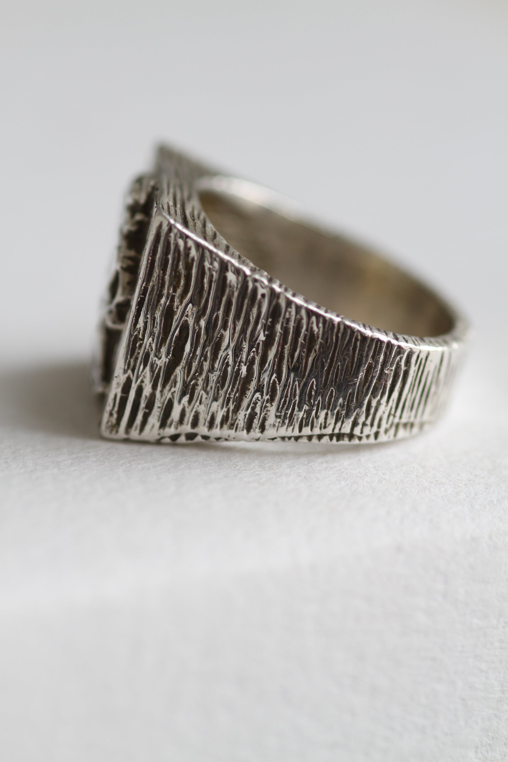 STERLING SILVER ST CHRISTOPHER TEXTURED RING