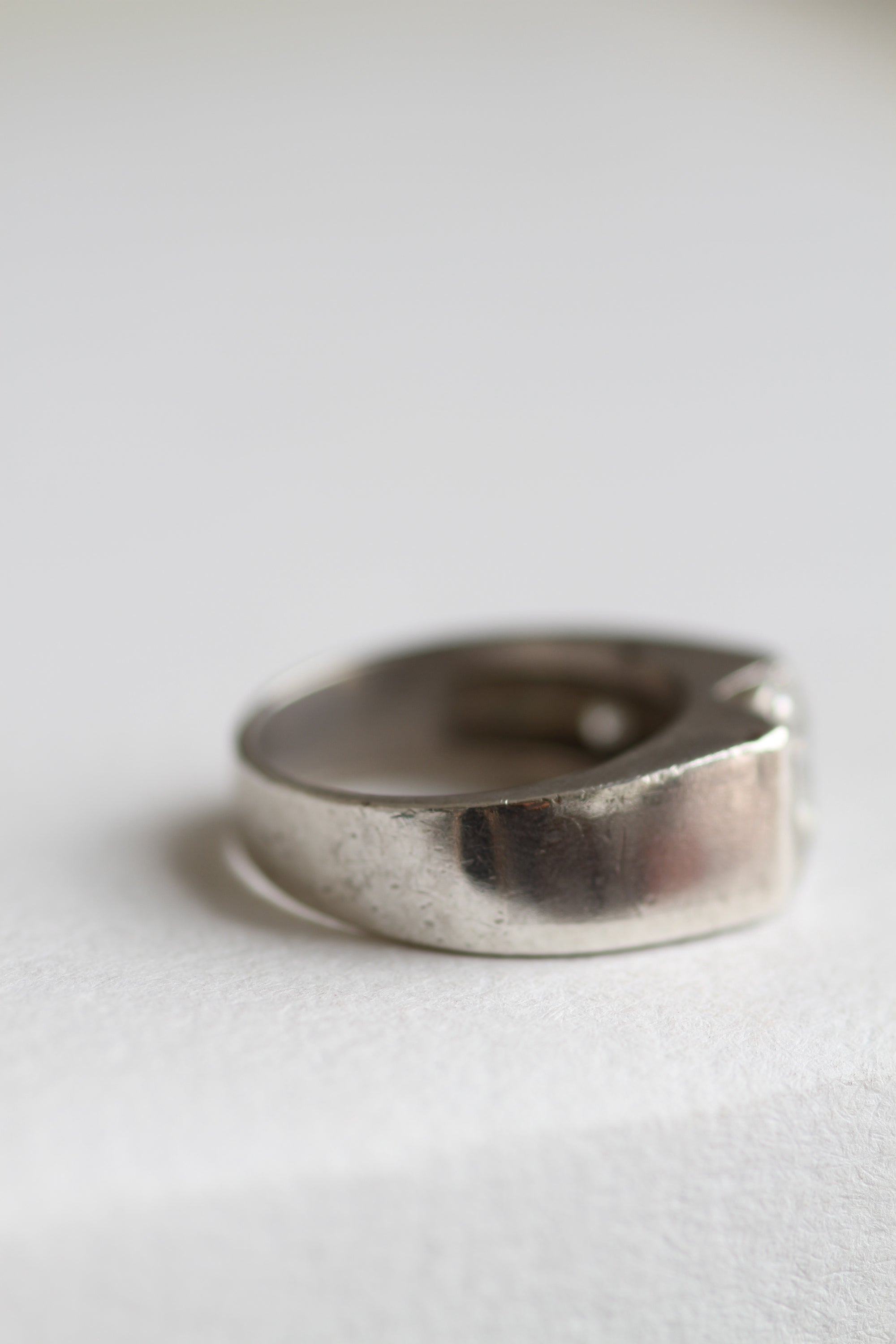 STERLING SILVER QUARTZ STONE RING