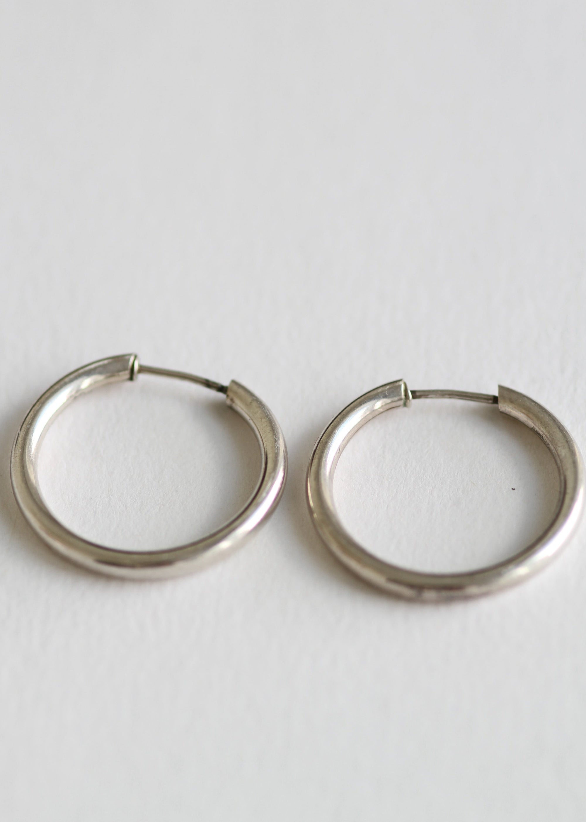 STERLING SILVER EVERYDAY TUBULAR HOOPS