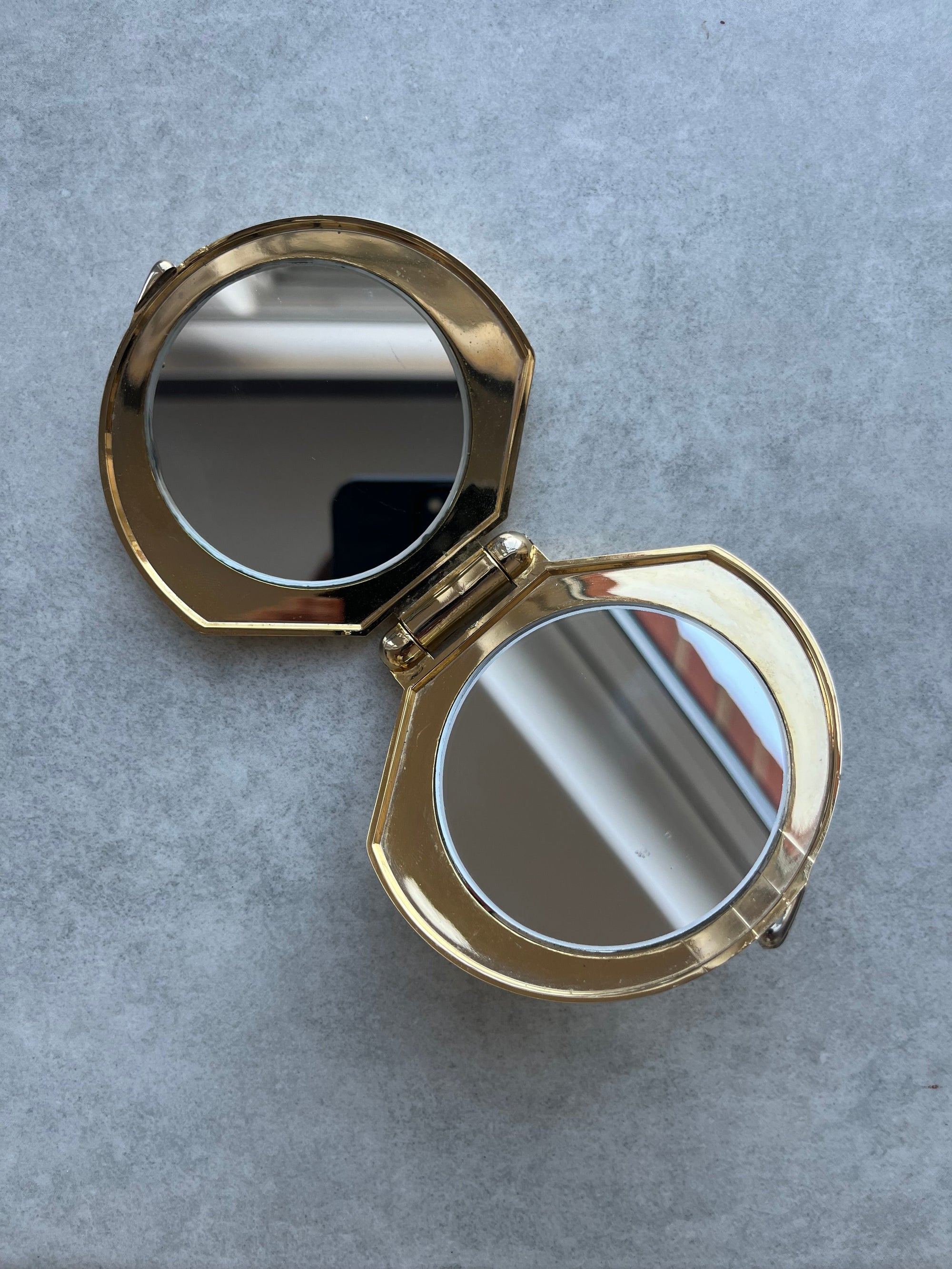 SHELL PURSE MIRROR