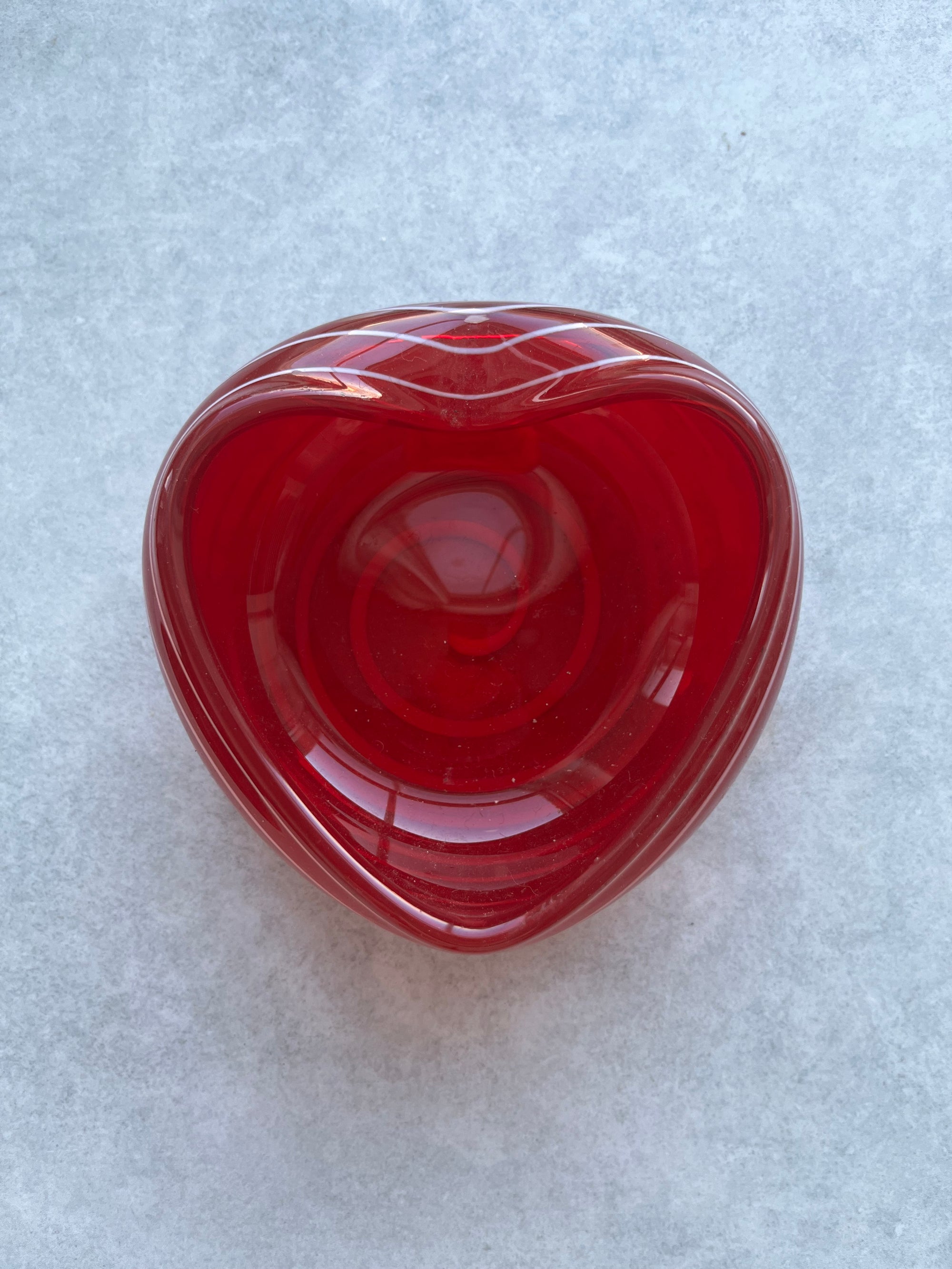 VINTAGE GLASS HEART SHAPE ASHTRAY