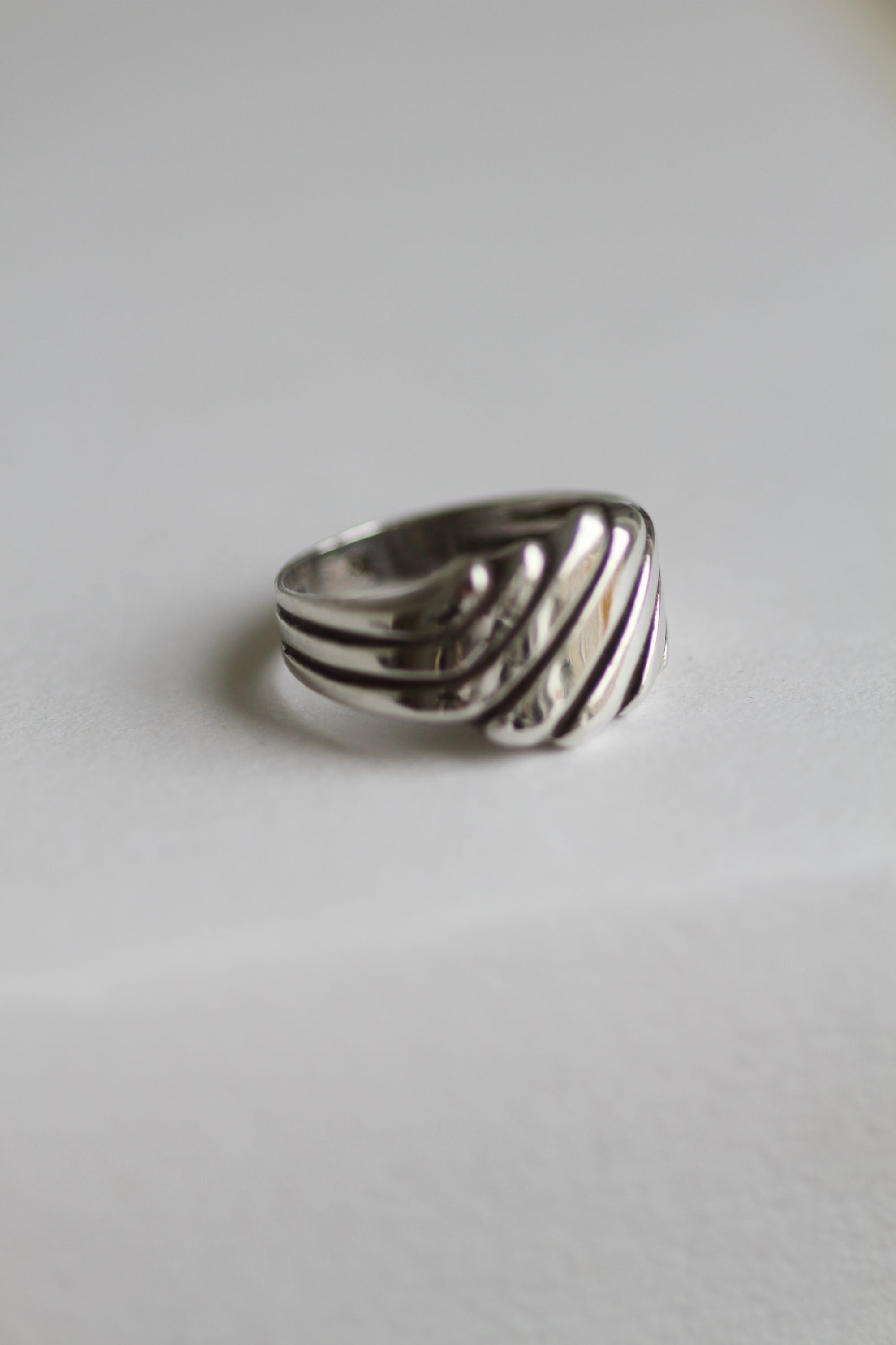 STERLING SILVER INDENTED LINED SIGNET RING