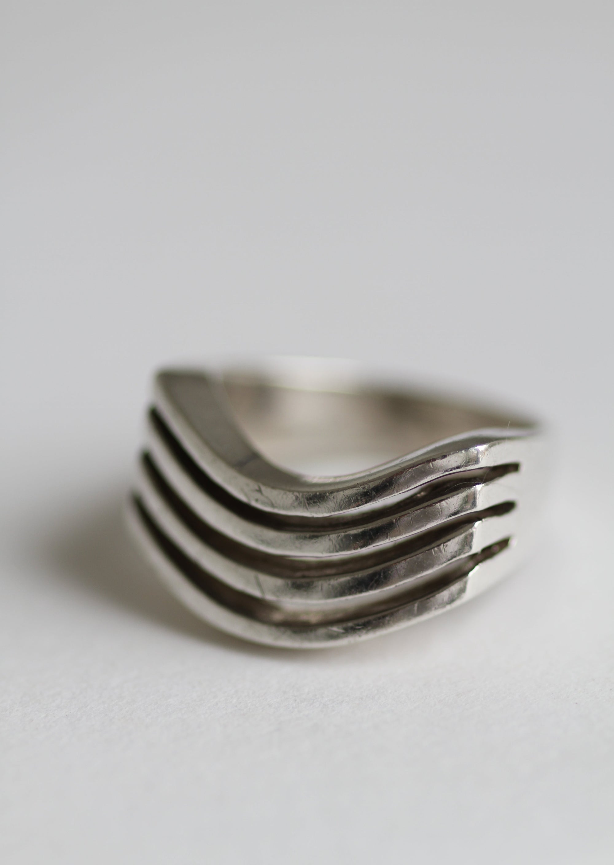 STERLING SILVER MODERNIST GRID FRONT RING