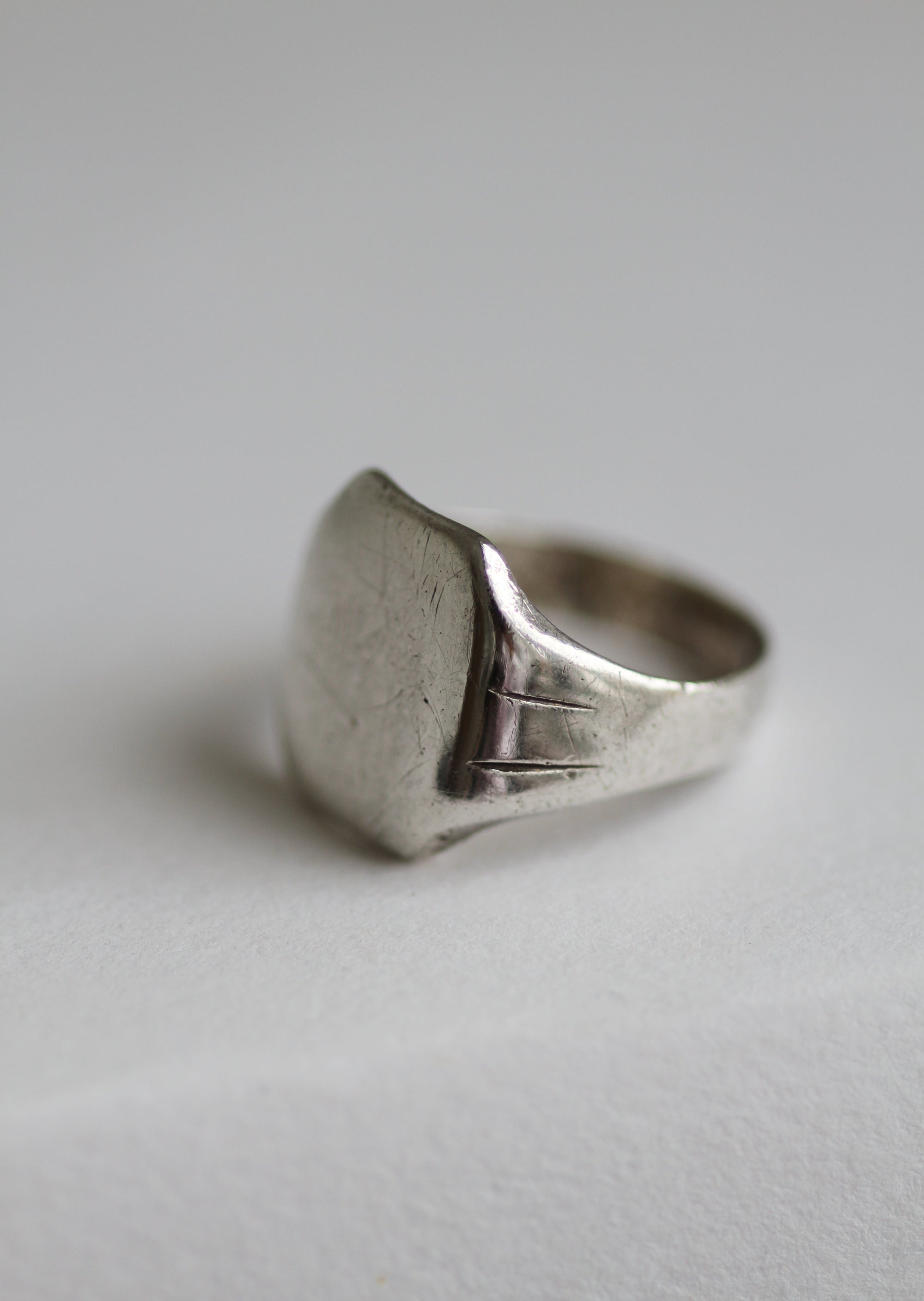 STERLING SILVER CURVED EDGE SQUARE SIGNET RING